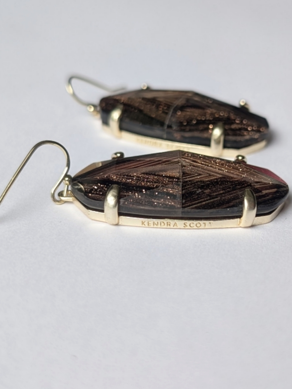 Kendra Scott Esme Gold Drop Earrings in Brown Dusted Glass - Picture 3 of 5